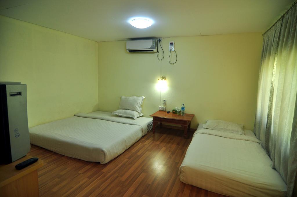Golden Rose Guest House Old Bagan Luaran gambar